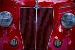 Red 616065.JPG Front-end grill of hot rod
